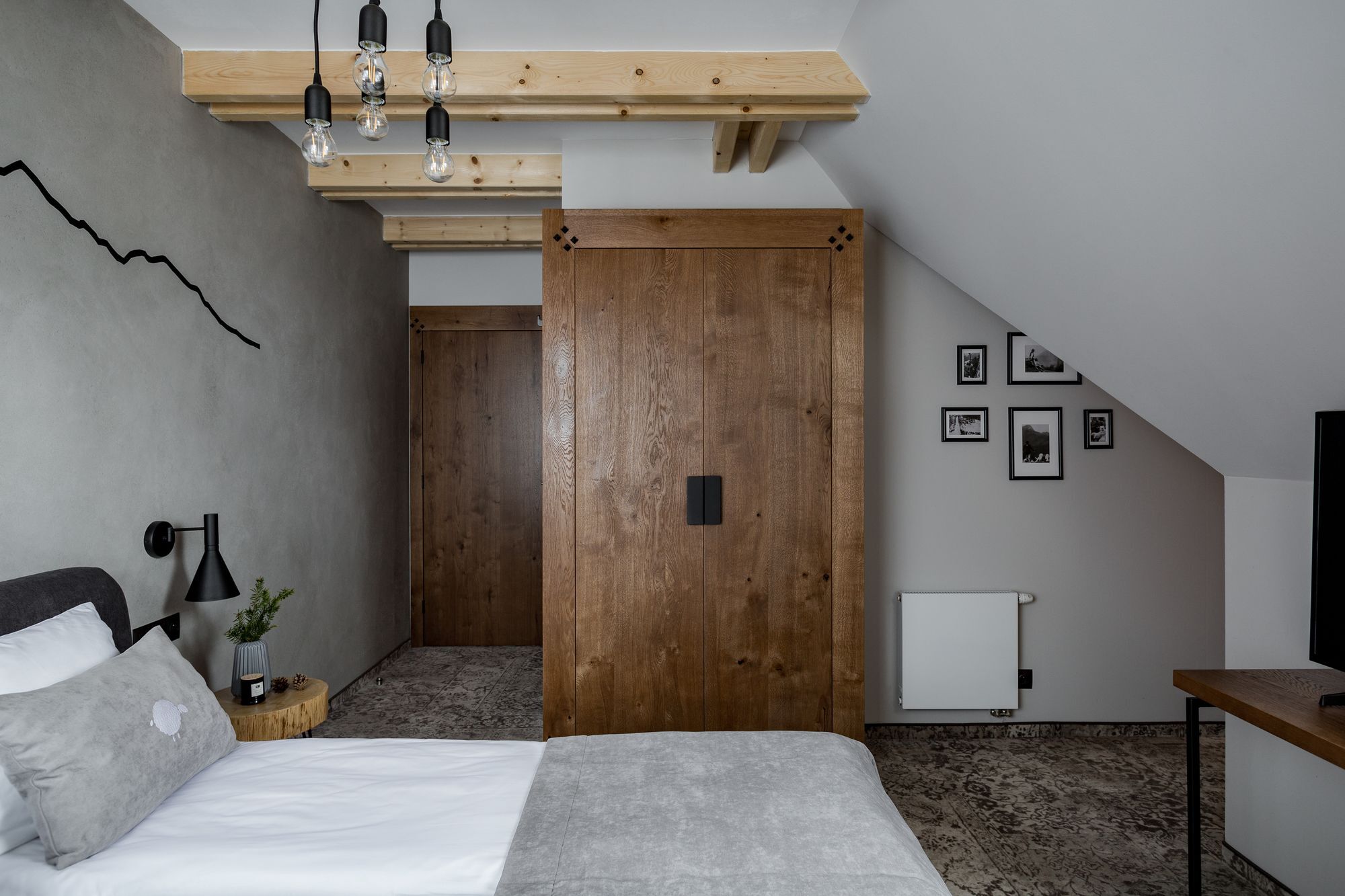 Biala Owca Bed & Breakfast Zakopane Luaran gambar A sliding door