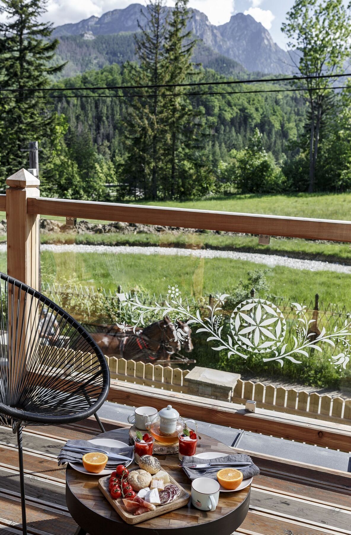 Biala Owca Bed & Breakfast Zakopane Luaran gambar A view of the river from the town of Jasper